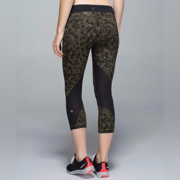 lululemon athletica Pants - Lululemon Leggings Womens Sz 6 Crop Inspire Run Green Military Gym Workout Yoga